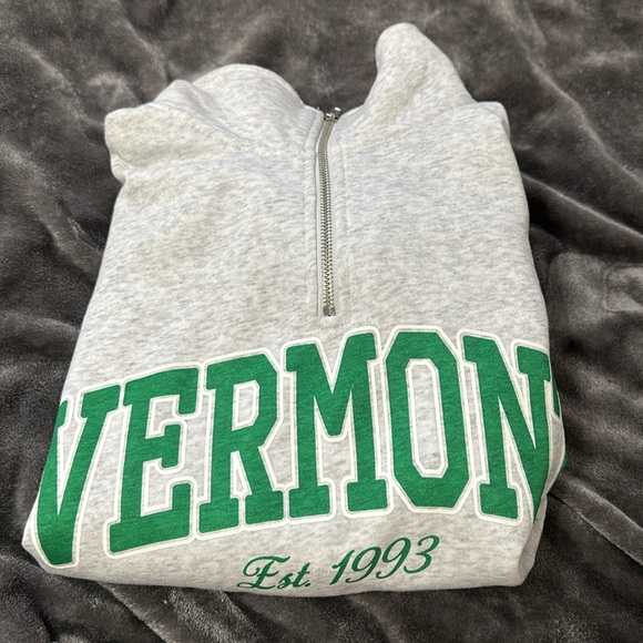 H&M zip up crewneck - Picture 3 of 3